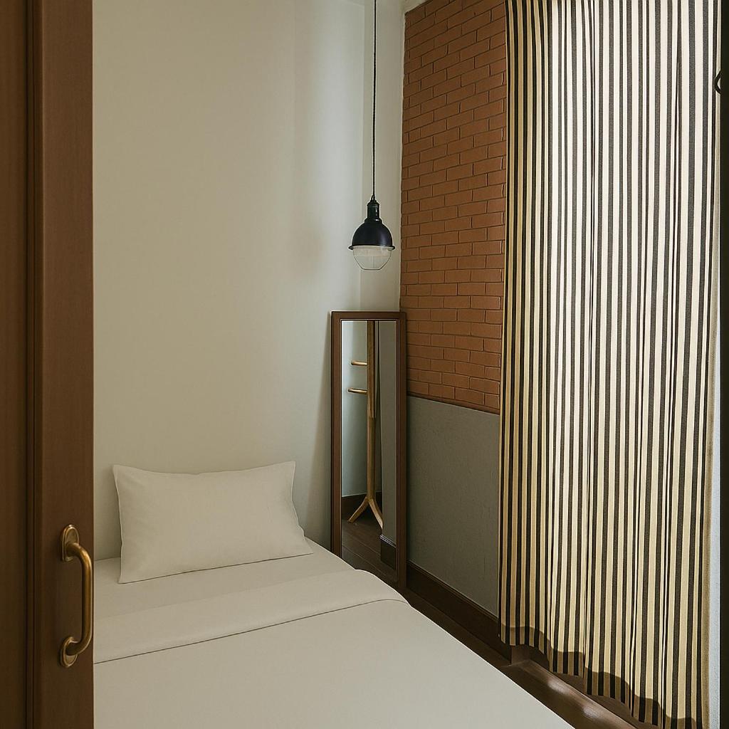 Khunluang Hostel Chiang Mai Bagian luar foto