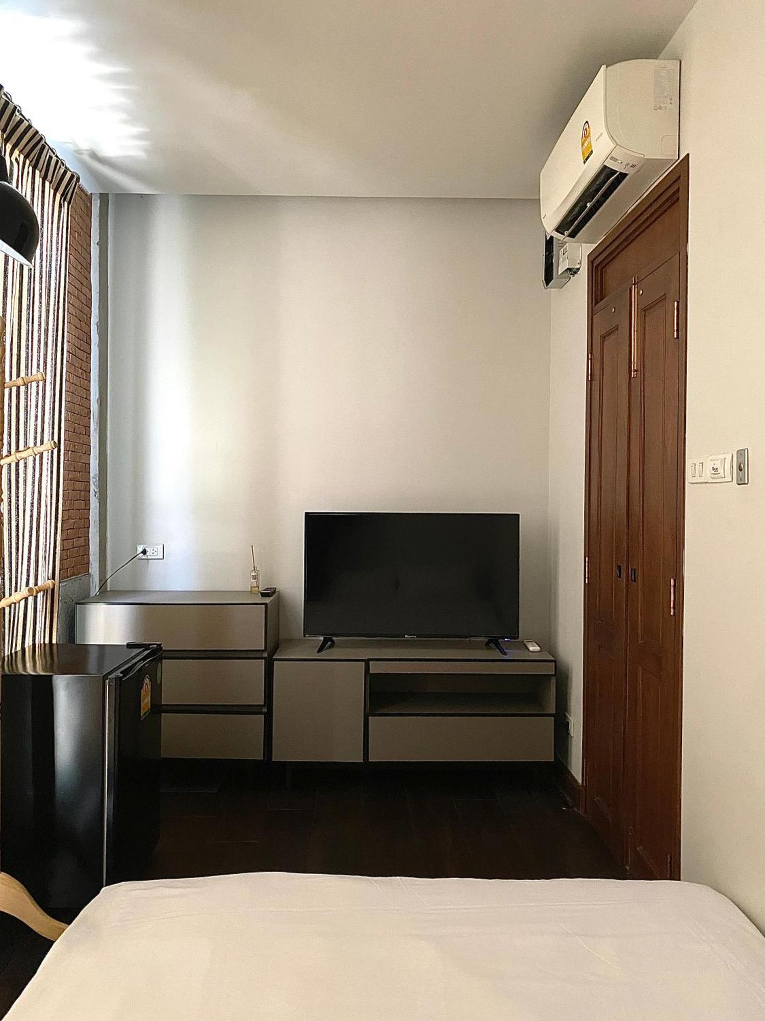 Khunluang Hostel Chiang Mai Bagian luar foto