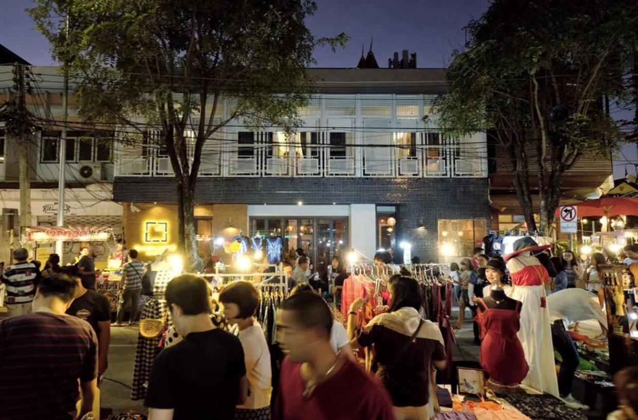 Khunluang Hostel Chiang Mai Bagian luar foto