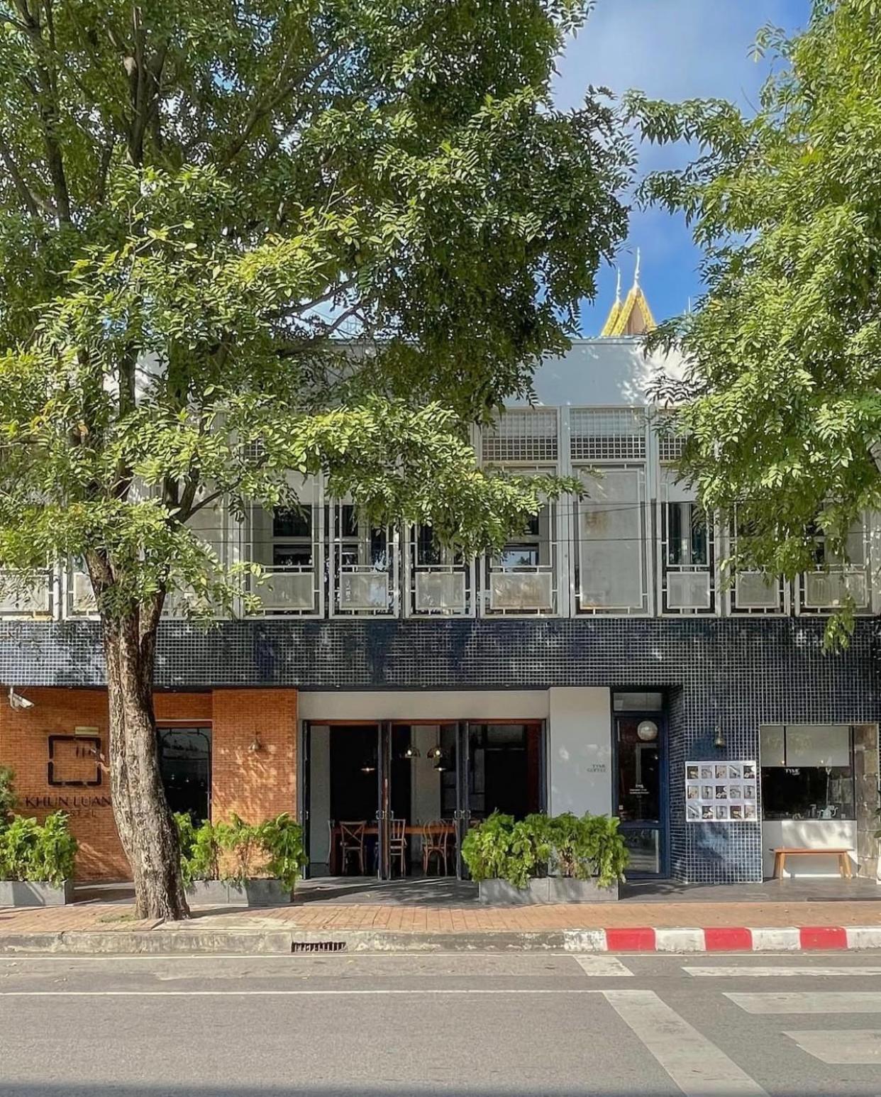 Khunluang Hostel Chiang Mai Bagian luar foto
